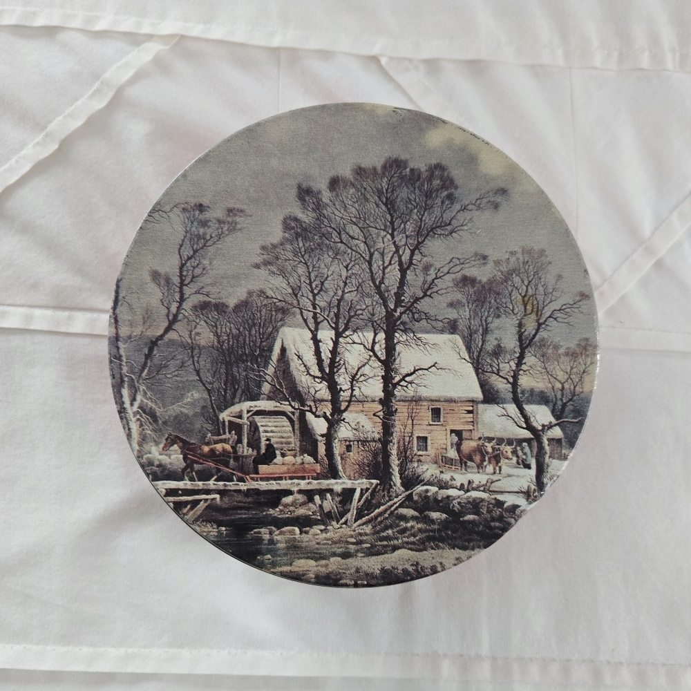 Vintage Country Farmhouse Tin Pine River Cookie Box - Picture 1 of 6